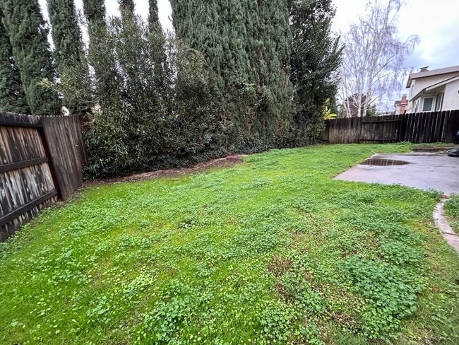 Building Photo - ADORABLE Rosemont 4/2!!!  PLEASE READ ENTI...