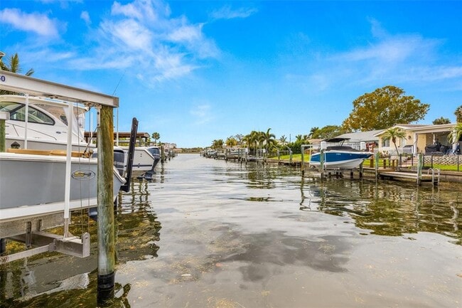 Building Photo - 1456 40th Ave NE