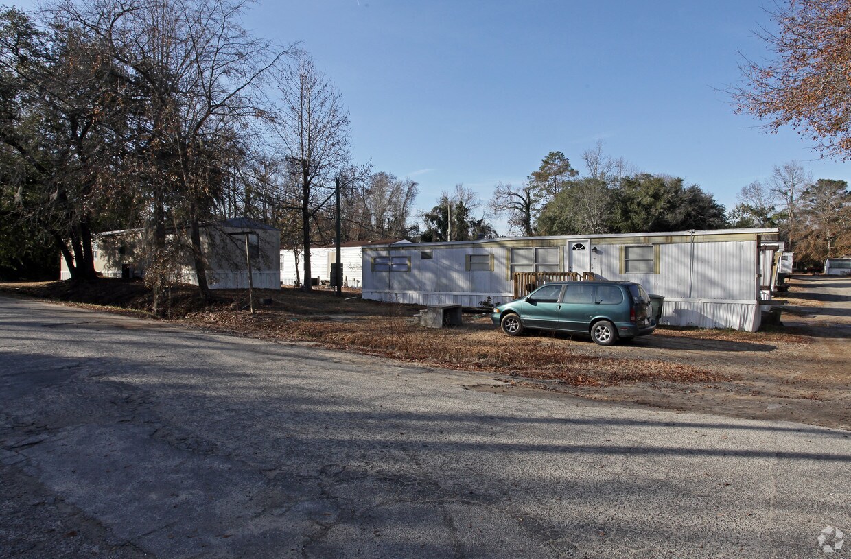 Primary Photo - 1135 Berkeley St