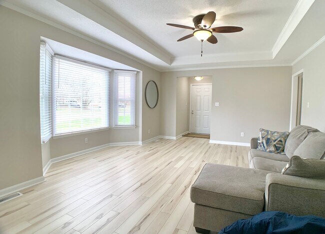 Building Photo - 3423 Albert Dr