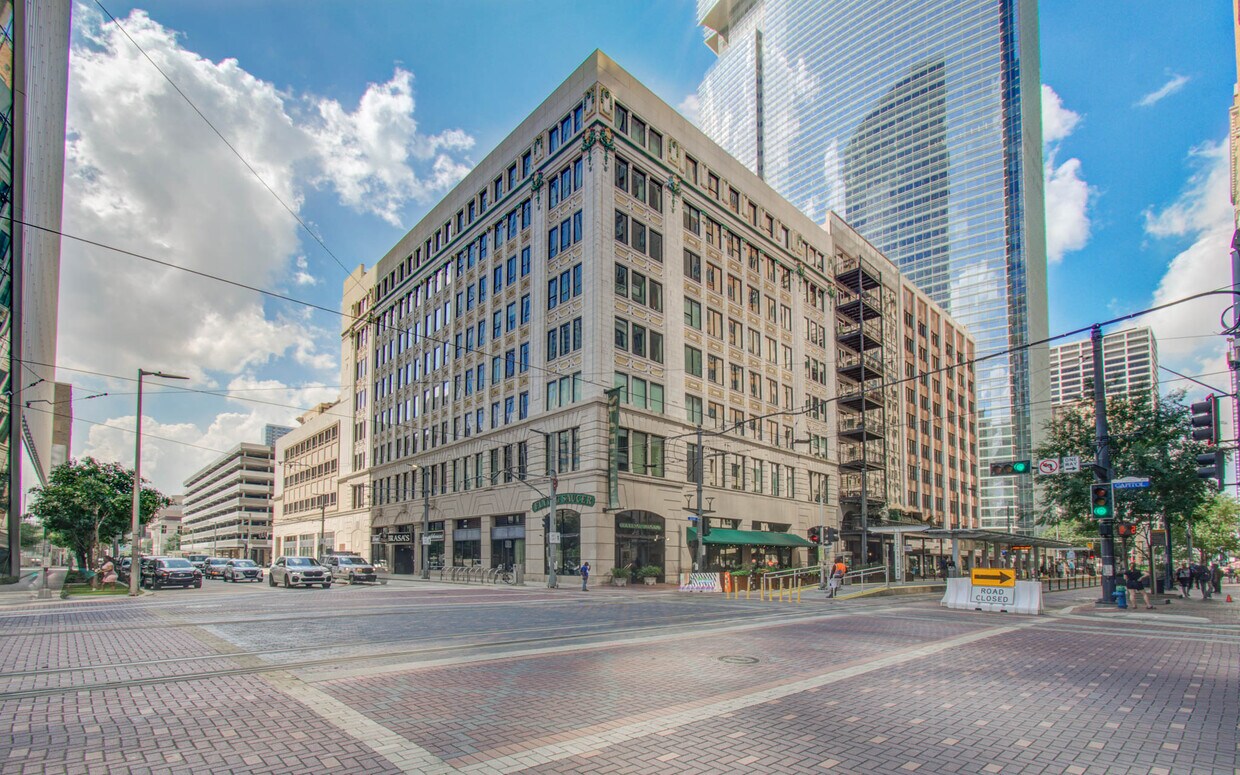 Foto principal - 705 Main St