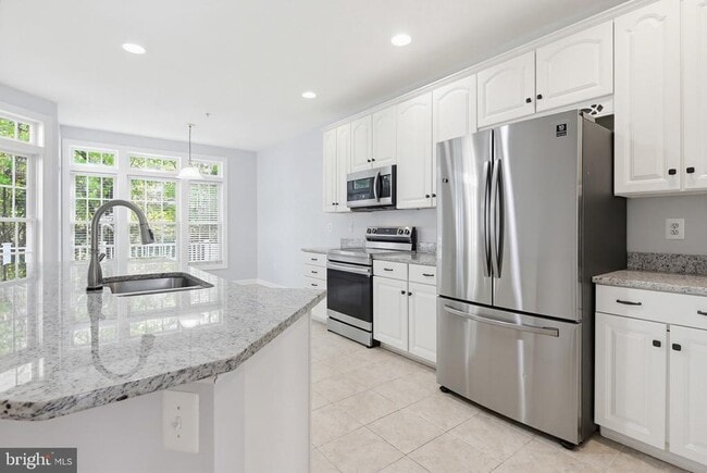 Foto del edificio - 10635 Hillingdon Rd