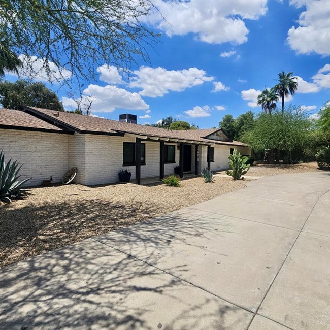 Building Photo - 12018 N Hayden Rd