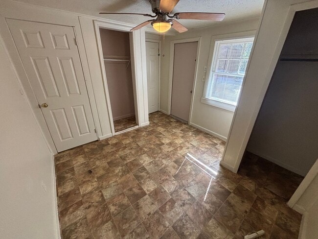 Building Photo - Cozy 1-Bedroom Home in Convenient Tallahassee Location