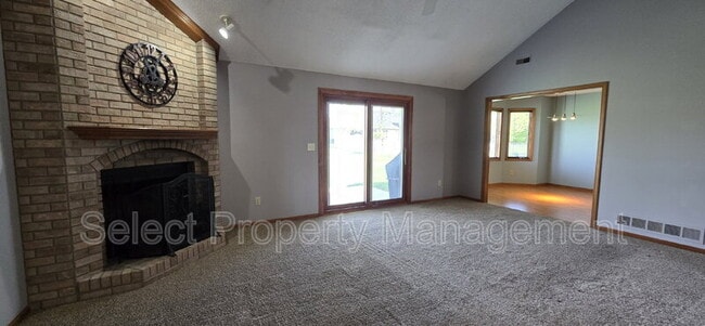 Foto del edificio - 606 Diamond Point Pl