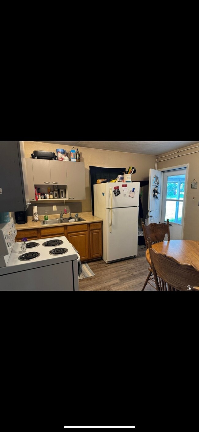 Building Photo - Lagrange St