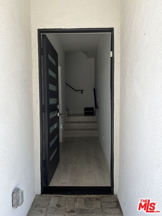 Foto del edificio - 1143 Irolo St
