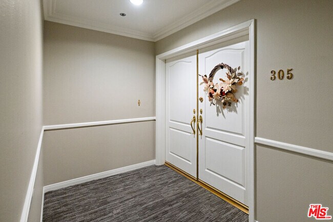 Foto del edificio - 575 S Barrington Ave