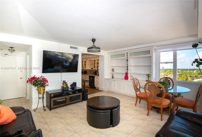 Foto del edificio - 7545 E Treasure Dr