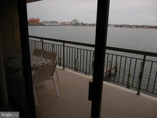 Building Photo - 429 Bayshore Dr