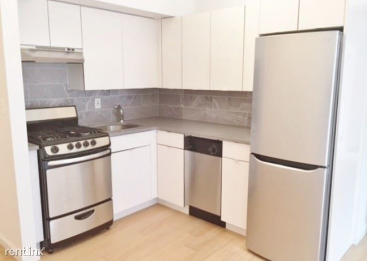 Primary Photo - 210 E 22nd St
