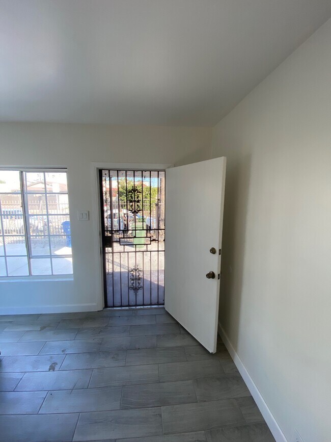 Building Photo - 5905 Bonsallo Ave