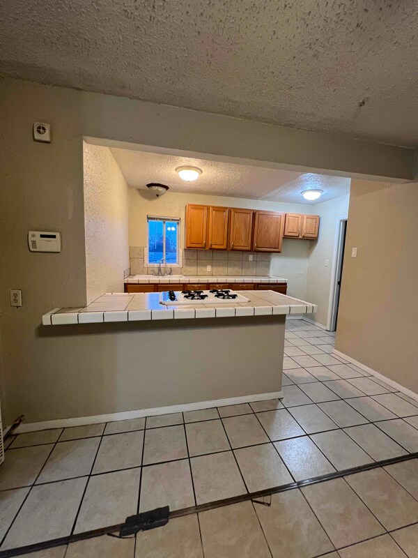 719 Eye St, Bakersfield, CA 93304 Apartment for Rent in Bakersfield