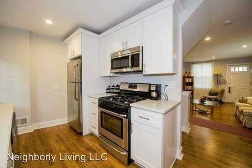 Primary Photo - 16 E Johnson St