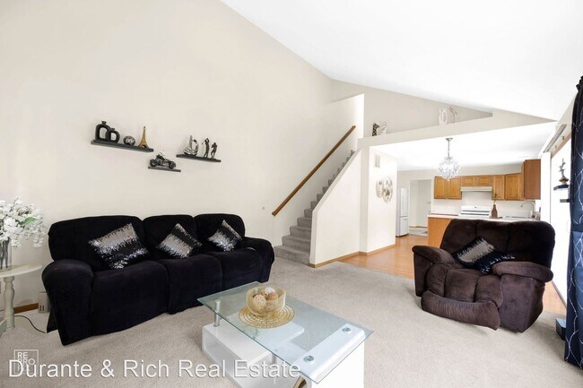 Building Photo - 4 br, 3.5 bath House - 340 Persimmon Ln