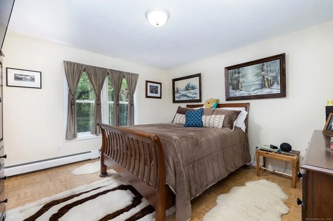 Building Photo - 5 Ravine St