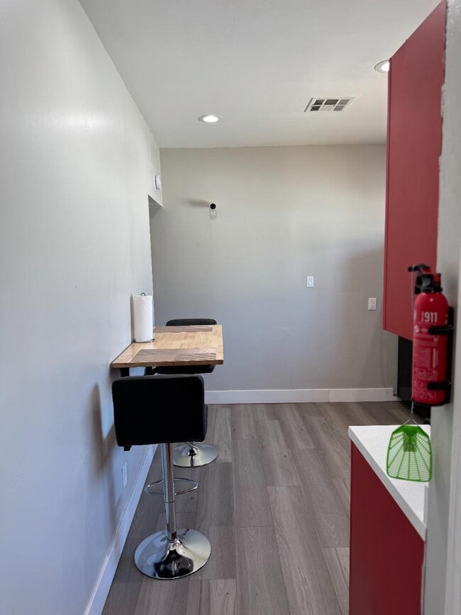 Photo - 1845 E Monroe St Apartment