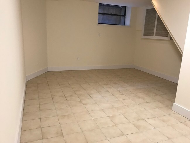 Foto del edificio - 42 W 76th St