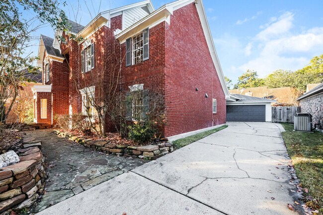 Building Photo - 3207 Greenwood Glen Dr