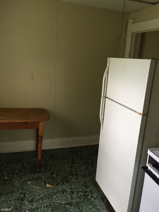 428 Hambrook St Unit Apt 2, Belding, MI 48809 Condo for Rent in