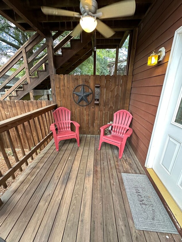 3213 Bull St Unit B Sweet Bull Suite, Savannah, GA 31405 Room for