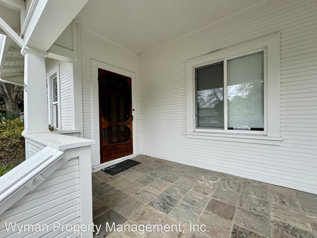 Building Photo - 3 br, 2 bath House - 2732 Laurel St.