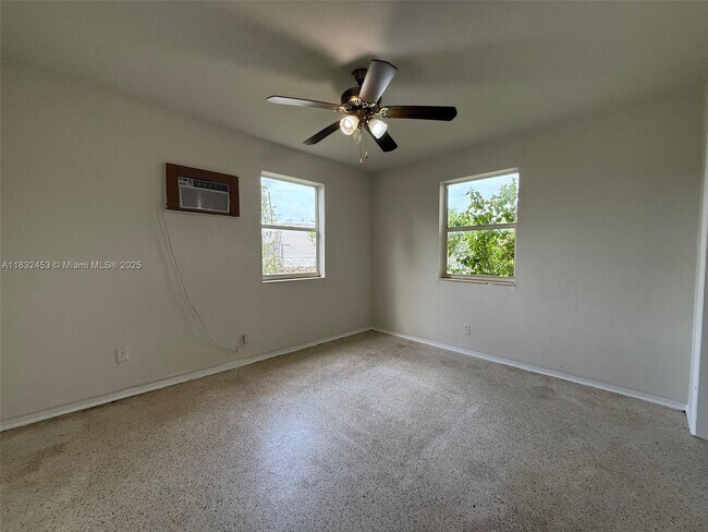 Foto del edificio - 900 SW 5th St