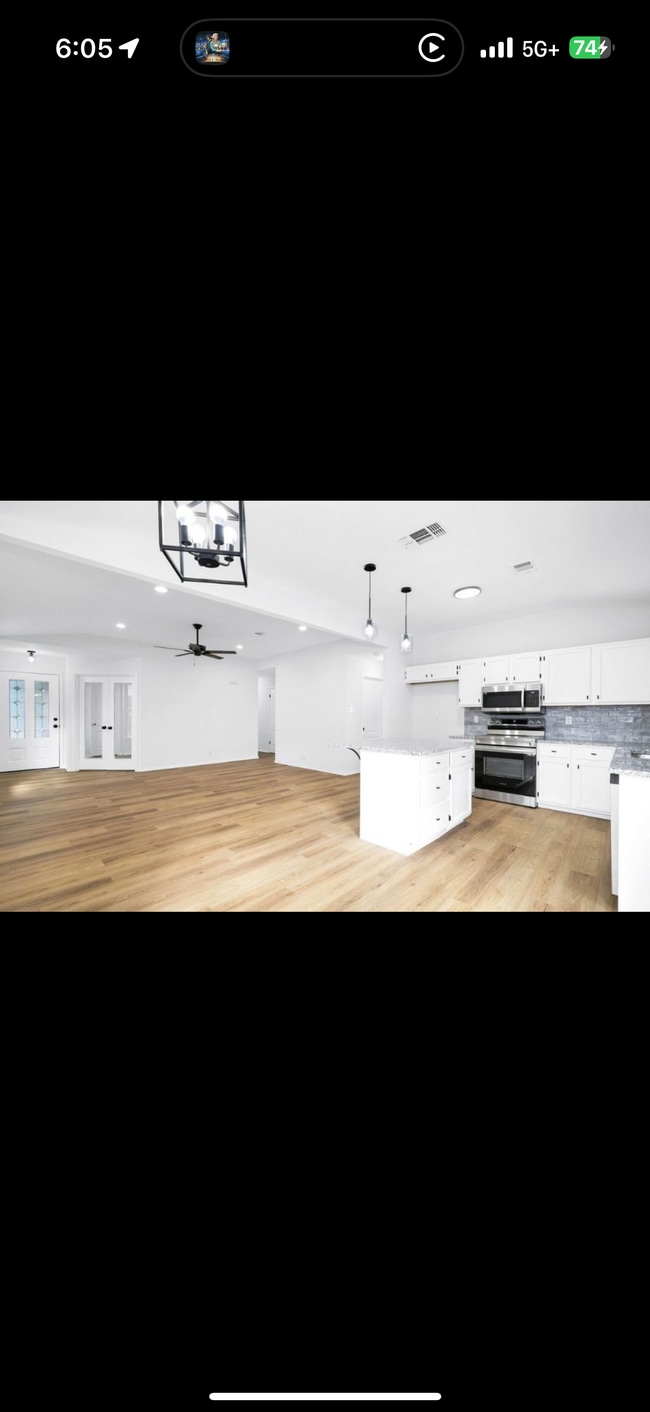 Building Photo - 7142 Lynn Lake Dr