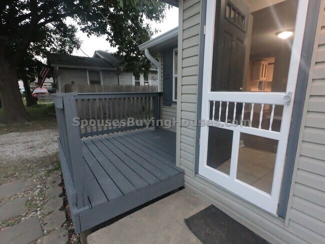 Building Photo - 5236 Rinehart Ave