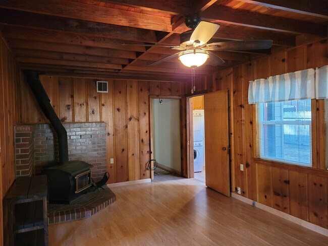 LR without furniture - 3680 Aspen Ave