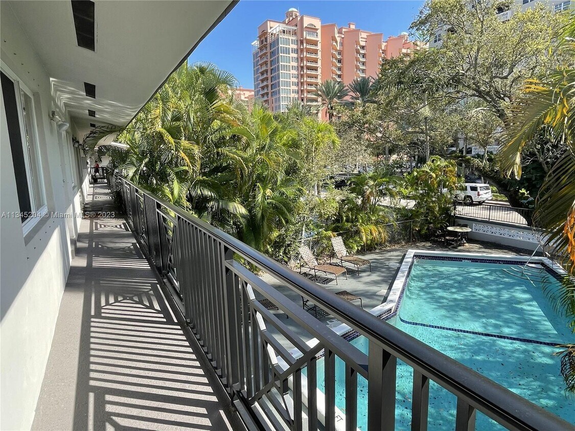 95 Edgewater Dr Unit 207, Coral Gables, FL 33133 Condo for Rent in