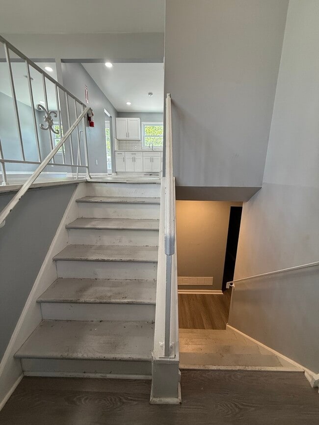 Building Photo - 309 Ellis Ct