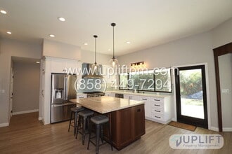 Building Photo - 4721 Meadowridge Rd
