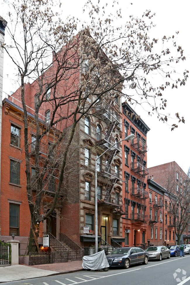 Building Photo - 119 W 15th St