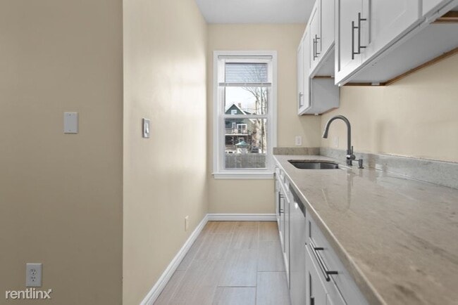 Building Photo - 9 Maryland St