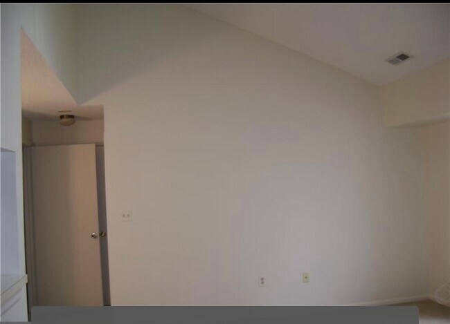 Building Photo - 5318 Ravens Crest Dr