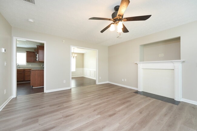 Building Photo - 235 Shadowbrooke Cir SW