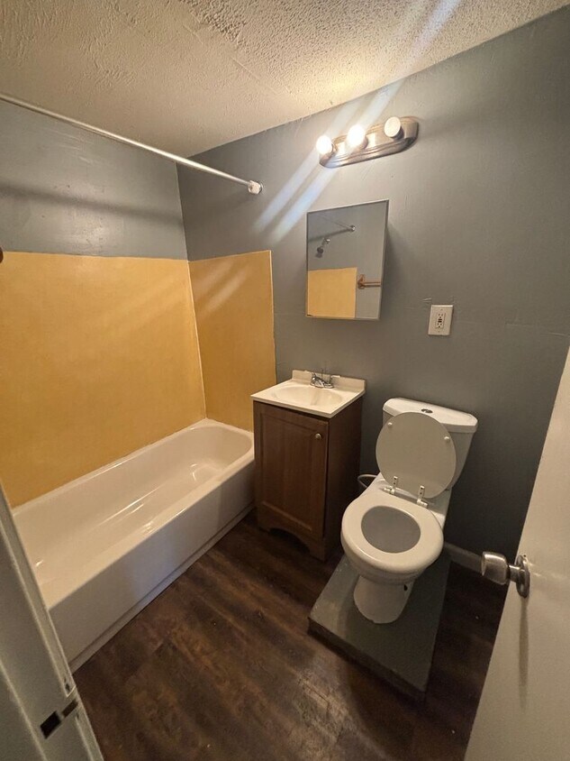 Foto del edificio - 14520 Milverton Rd