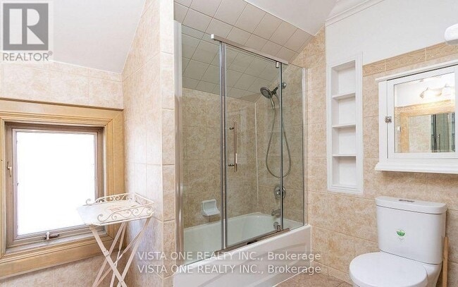 Photo du bâtiment - 10449 Islington Ave