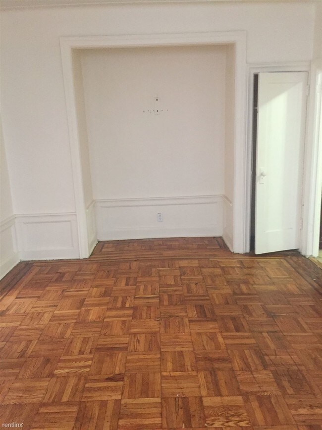 Foto del edificio - 223 E 94th St