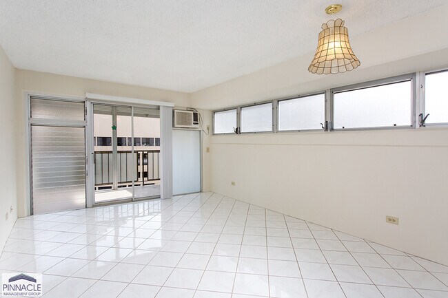 Foto del edificio - 2465 Kuhio Ave.