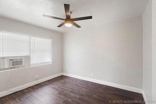 Foto del edificio - 730 NW 4th Ave