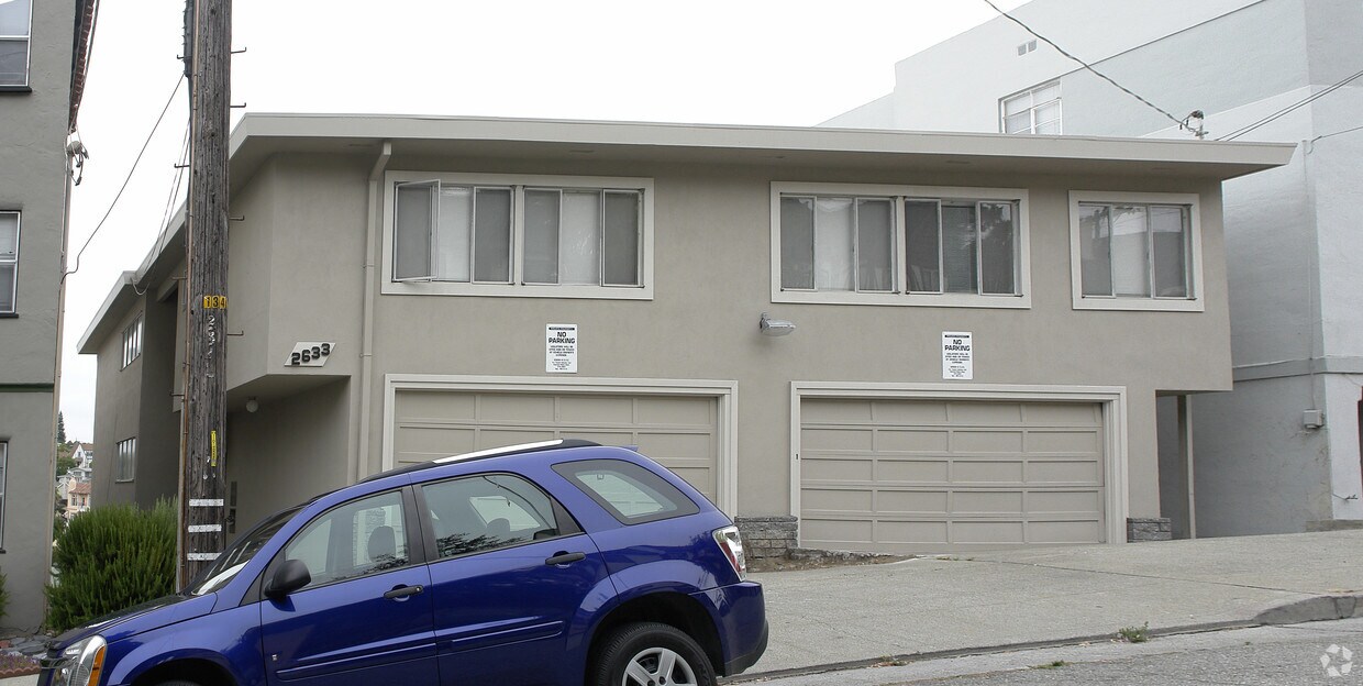 Building Photo - 2633 Ivy Dr