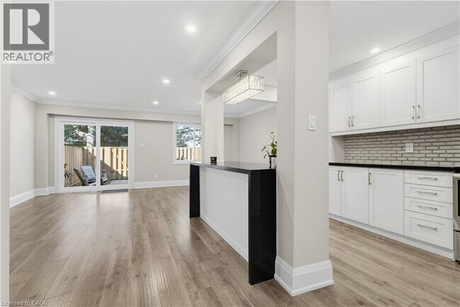 Building Photo - 4191 Longmoor Dr