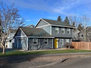 Building Photo - 39895 Evans St