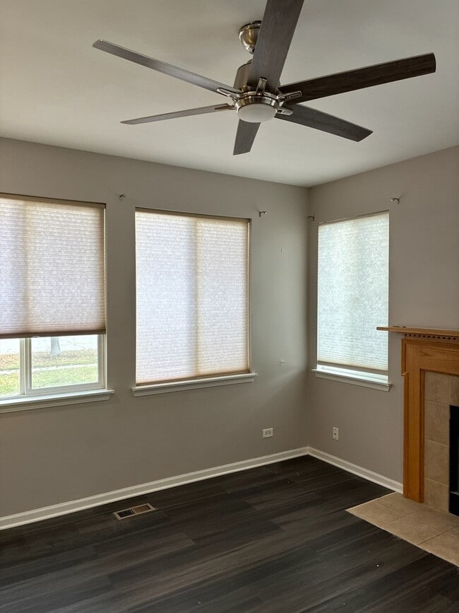 Foto del edificio - 1858 S Fallbrook Dr