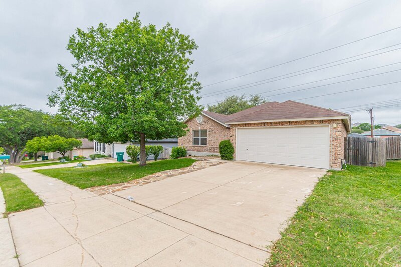 Primary Photo - 7617 Avery Rd