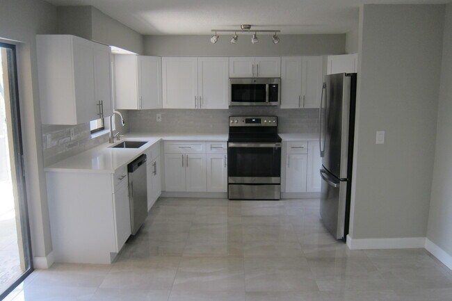 Building Photo - 4809 Alder Dr