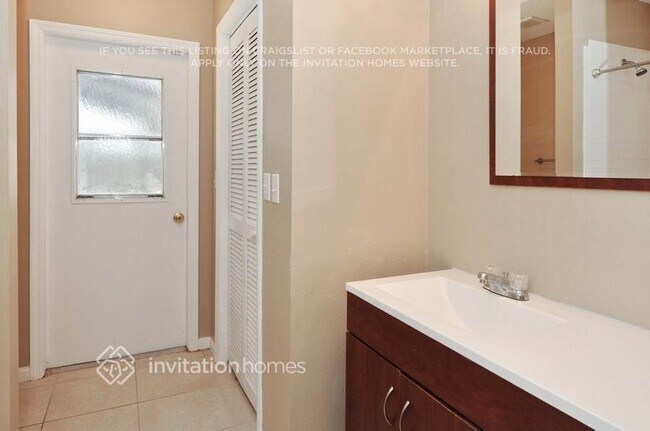 Foto del edificio - 7811 41st Ct E