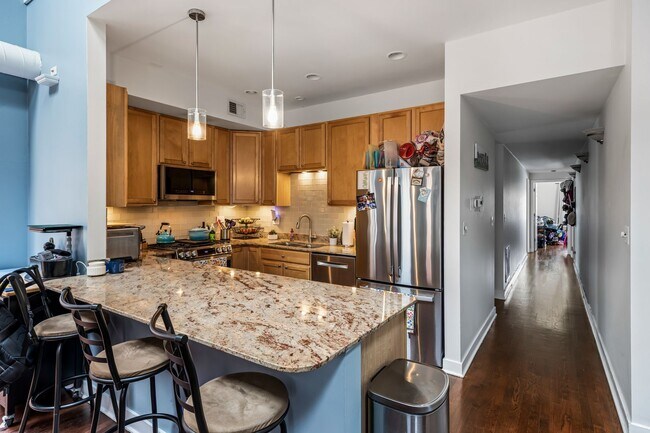 Foto del edificio - 811 W Superior St